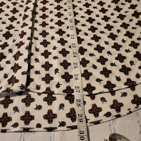 Fourteenth Place Button Down Sleeveless Blouse Size L - Picture 8 of 8